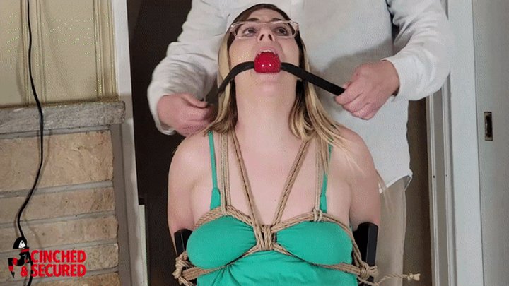 1037 - Kendra Lynn - Home Alone, Must Get to the Phone!