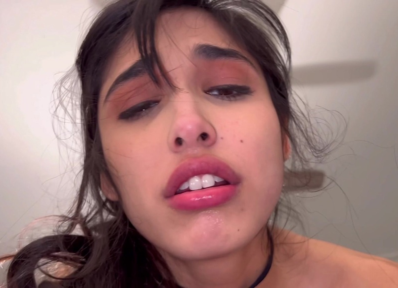 Sexy Latina Maid Reina Rae Ass Eating & Creampied