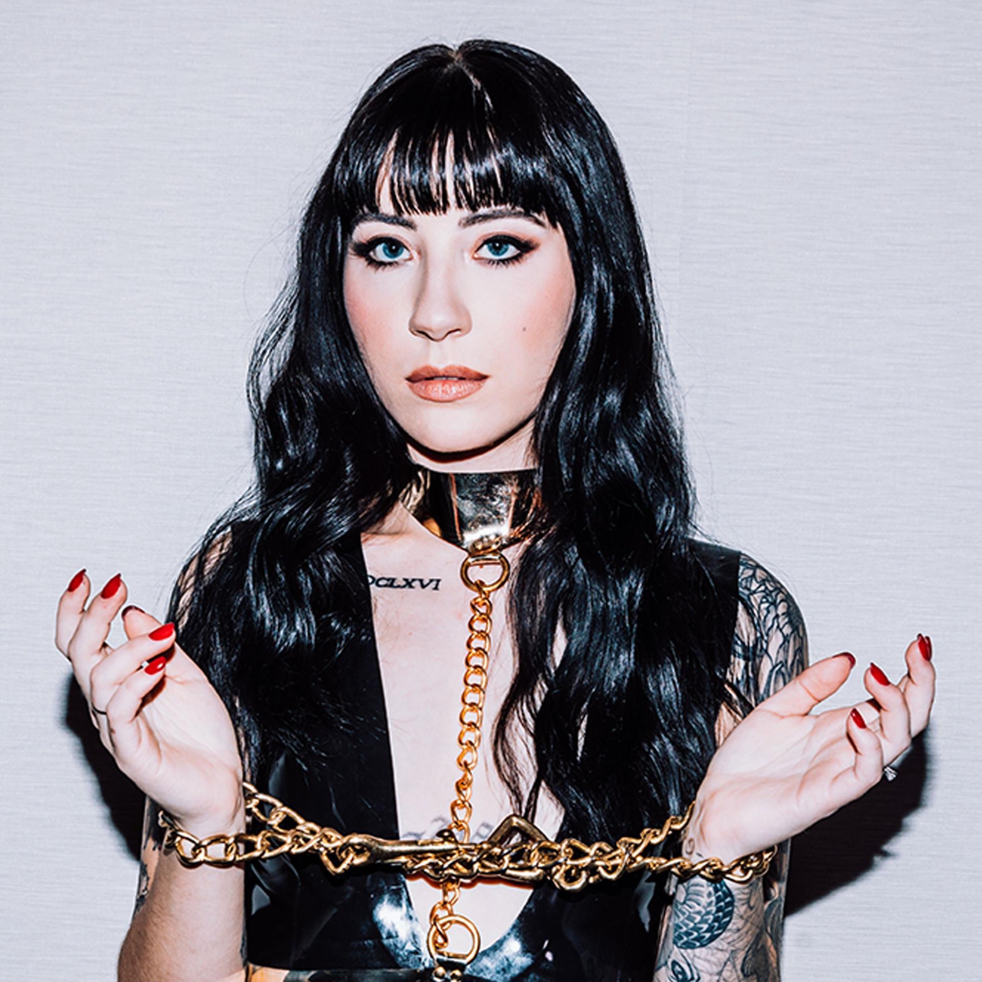 Charlotte Sartre Solo