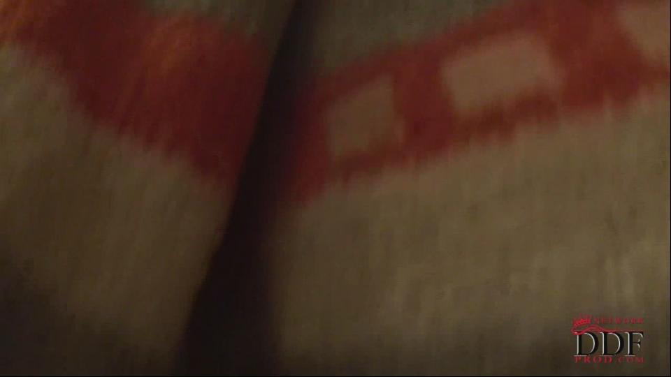 Wet pussy pumped by fucking machine