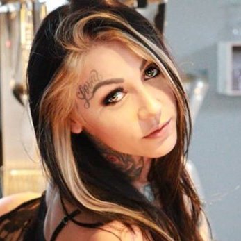 Photo HD Nayomi Sharp - 1