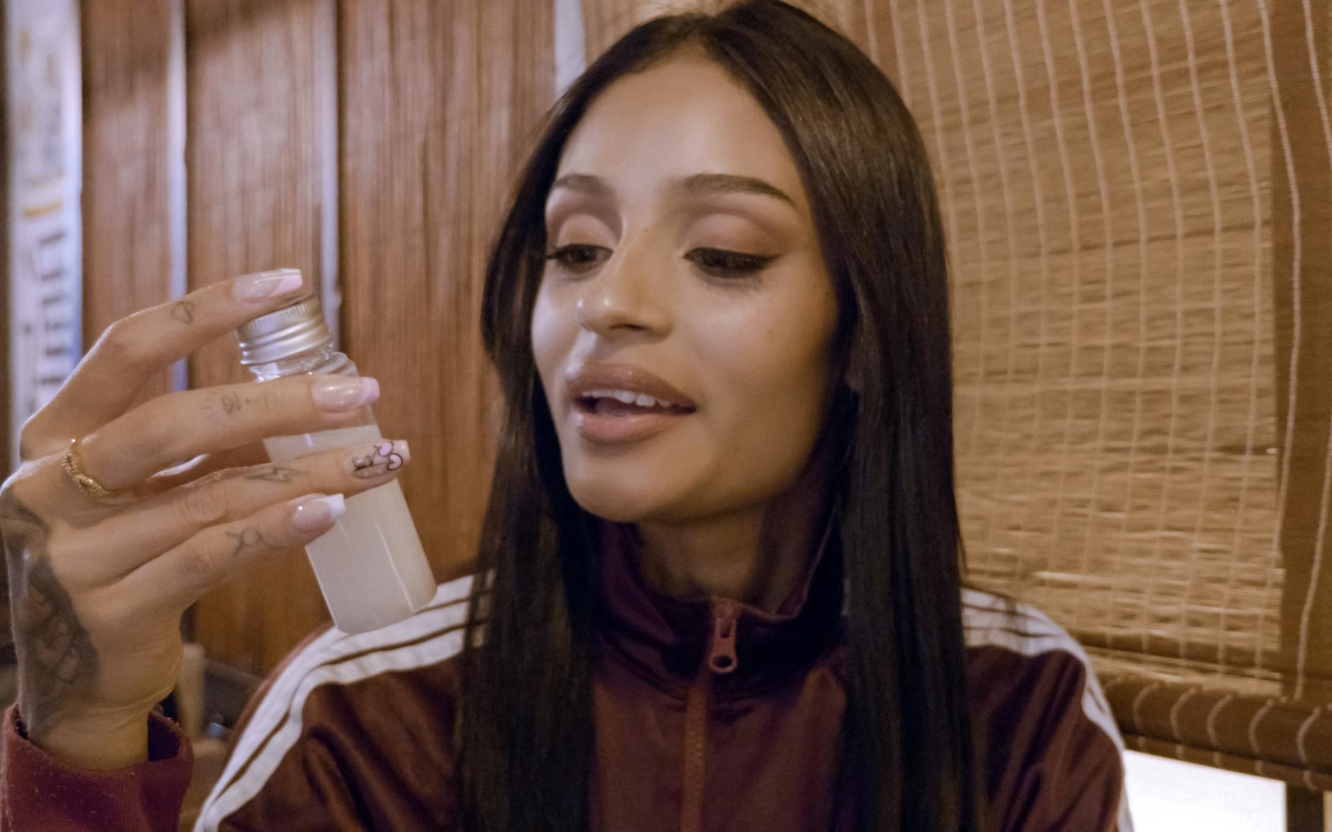 Breiny Zoe #2 - Interview before Bukkake