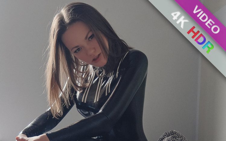 #337 Latex & collar at home