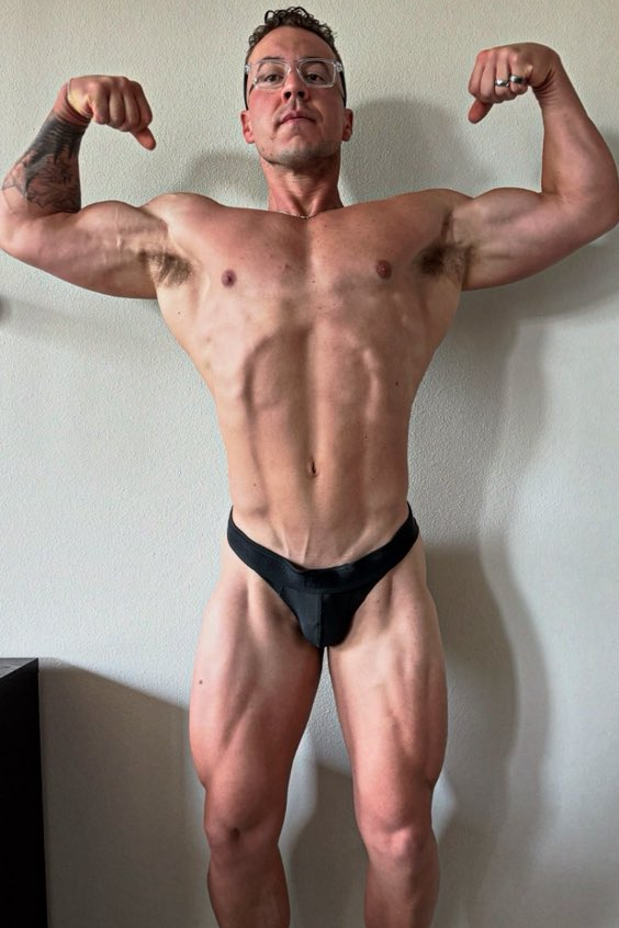 Photo HD Victoria's Stunt Cock - 1