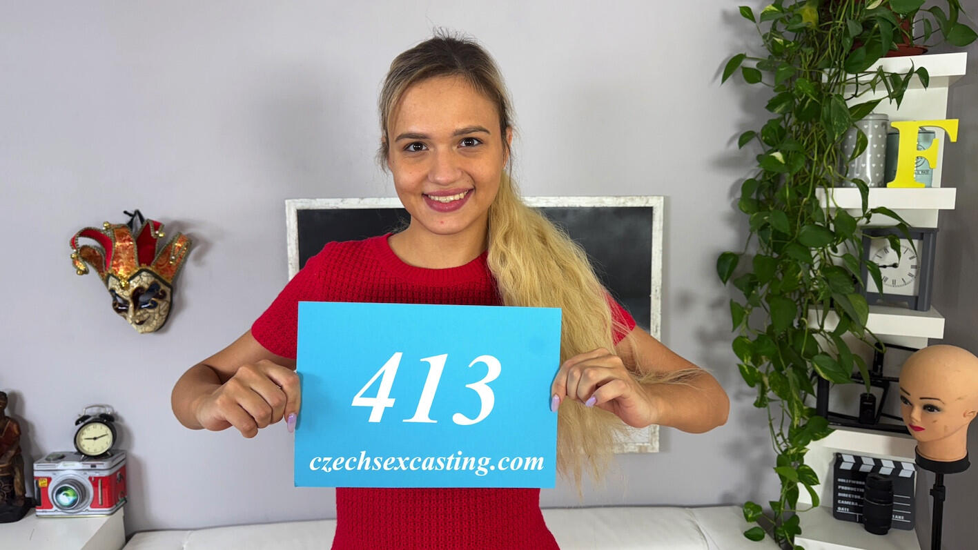 Smiling blonde Russian babe works wonders with her pussy