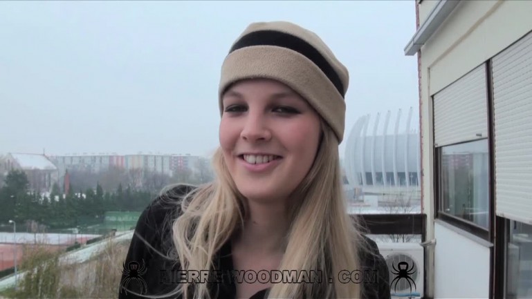 Rose Delight - XXXX - sofa + 1 boy