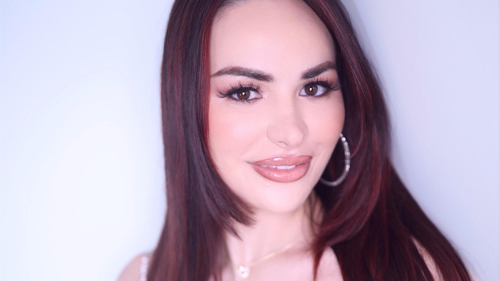 Aviana Violet’s Amateur Allure Debut - Pure Delight
