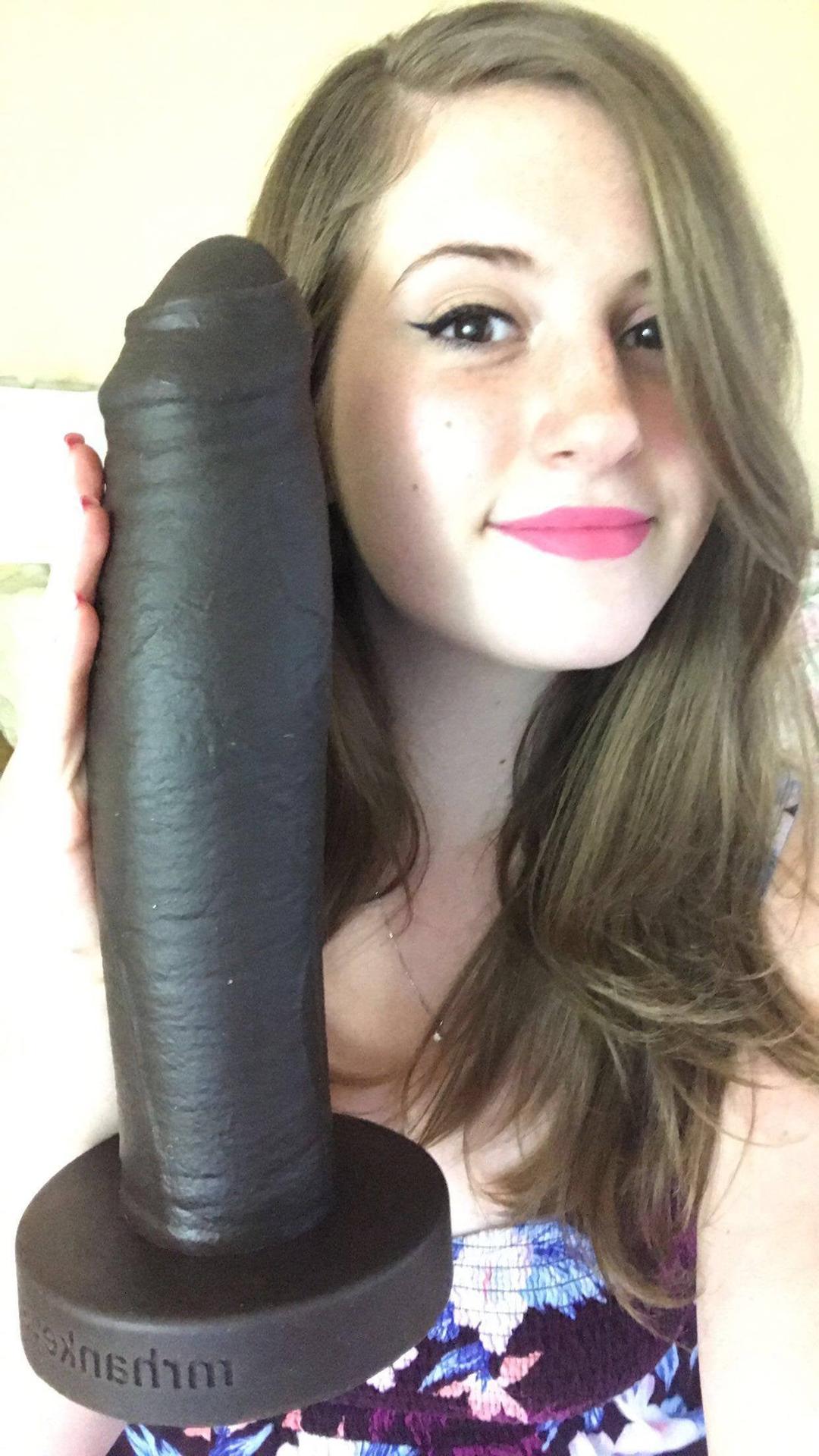 Allyson Bettie Sextoys