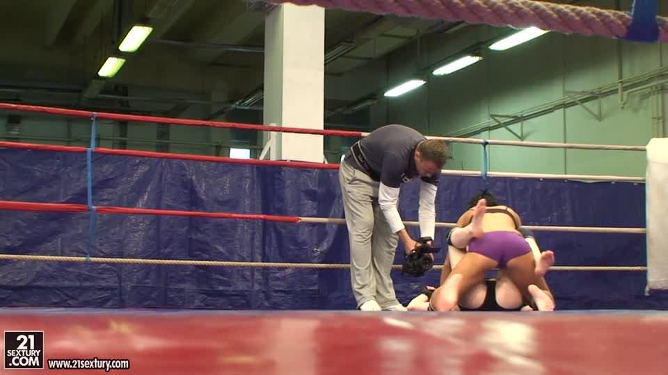 NudeFightClub backstage with Samantha Bentley & Angelica Kitten