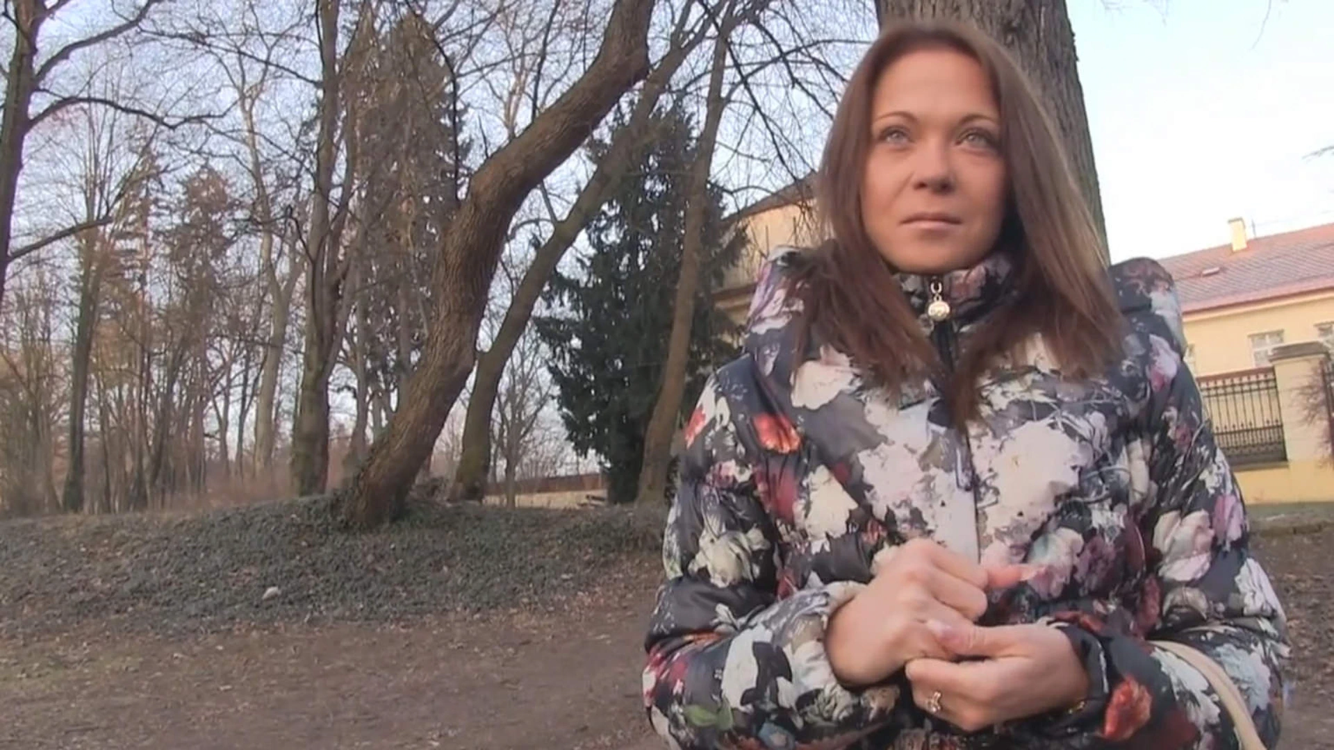 Brunette Teen Gets Banged in Car