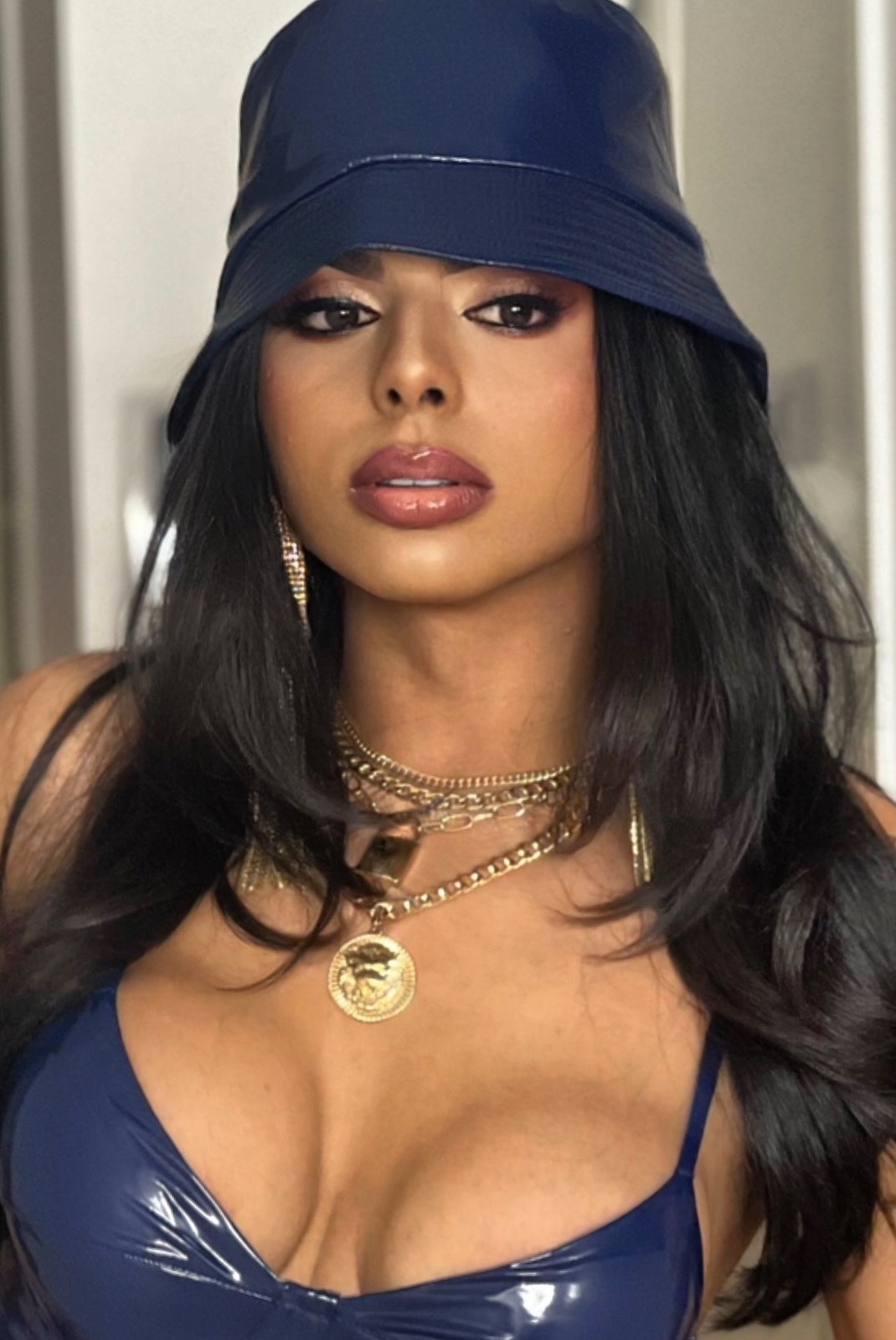 Photo HD Emily Sales - 1