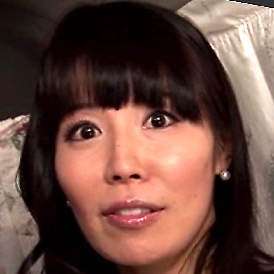 Kanoka Tsurumi Branlette espagnole