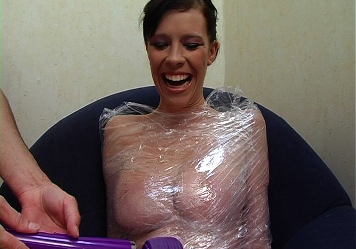 Wehrlos befriedigt, voll geil !!!