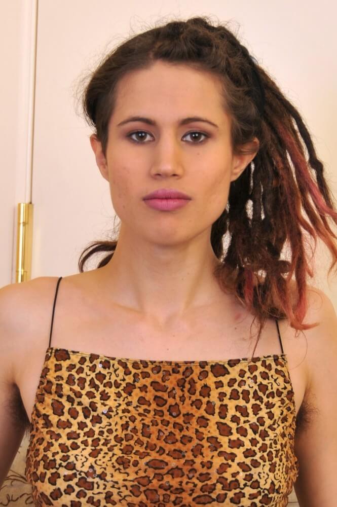 Photo HD Kitty Bush - 1