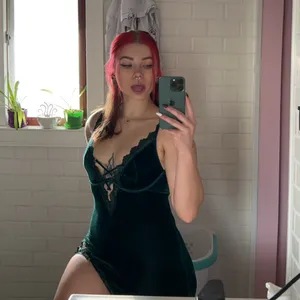Queen_egirl27
