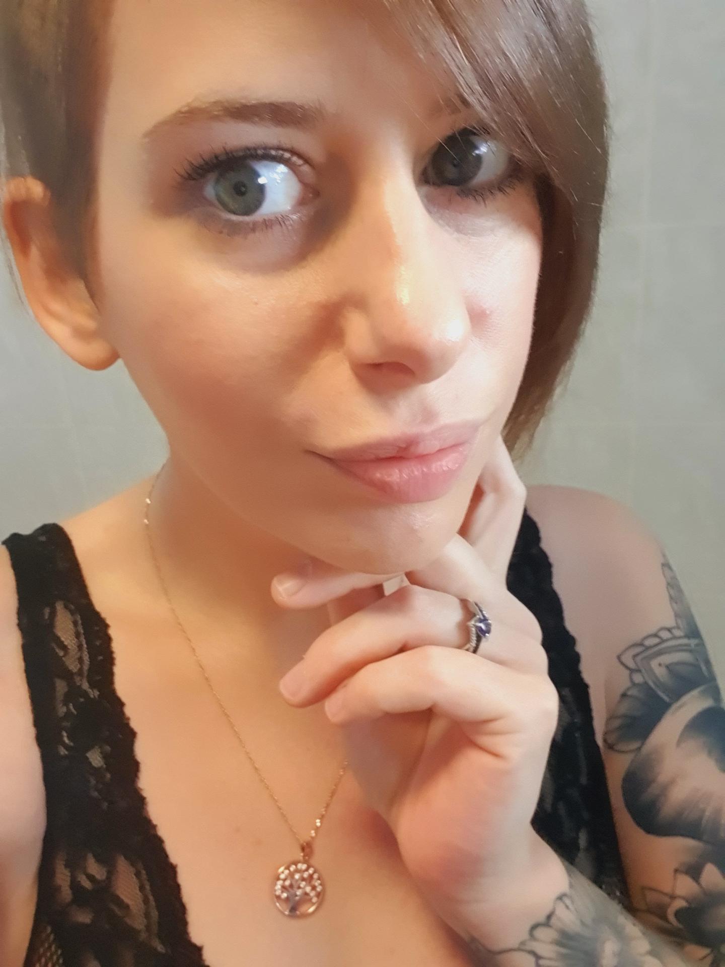 Morgan Squirts Gorge profonde