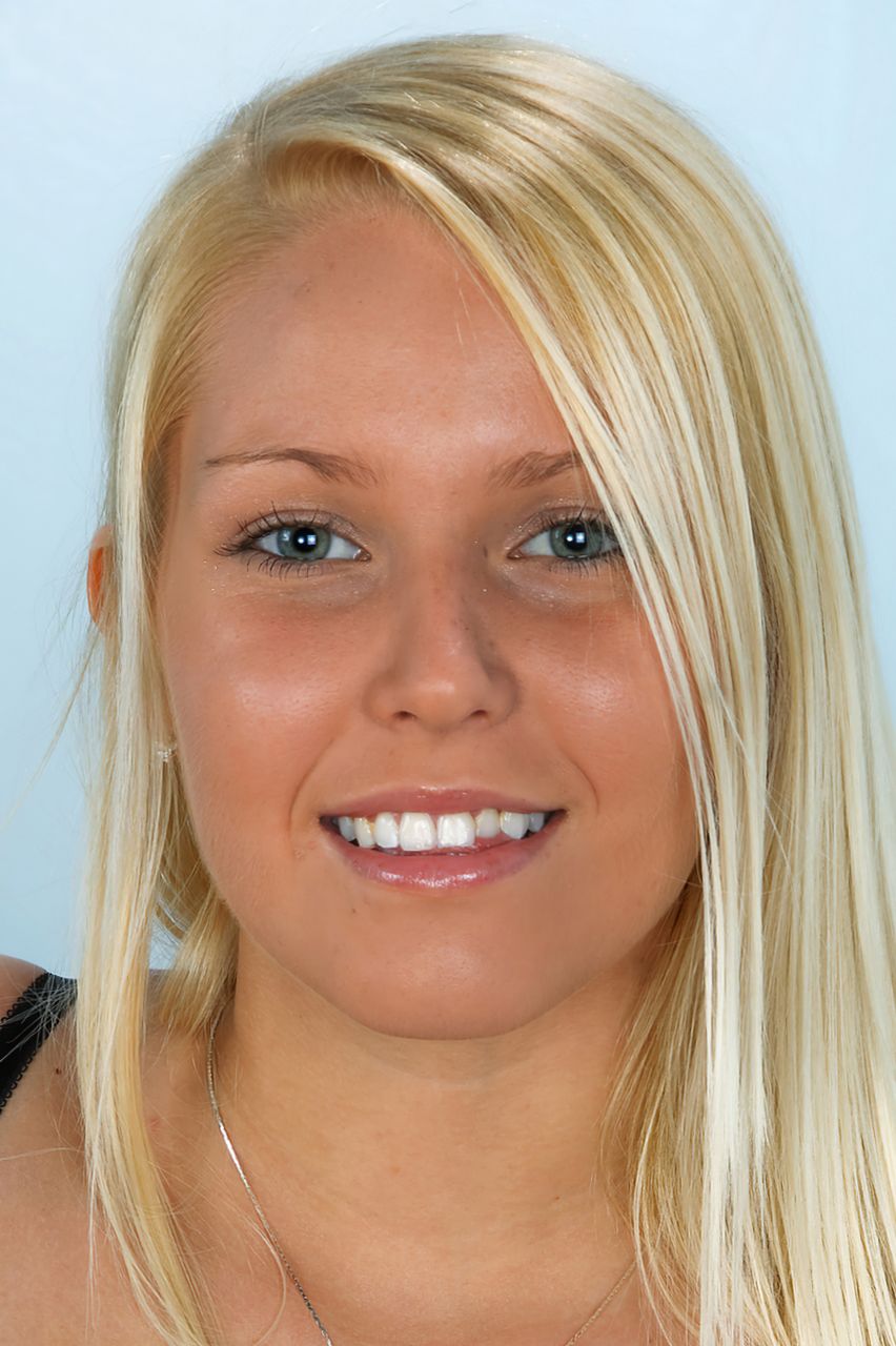 Photo HD Vanessa Cage - 3