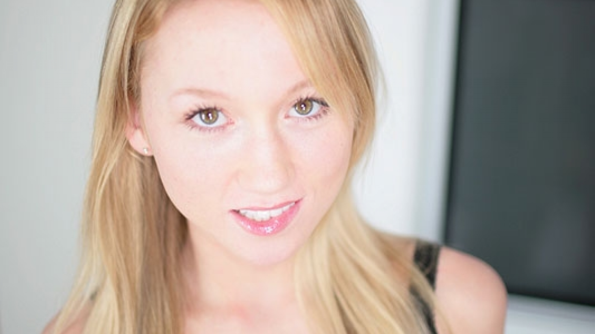 Madison Scott (aka Lailani) is Back For a Facial