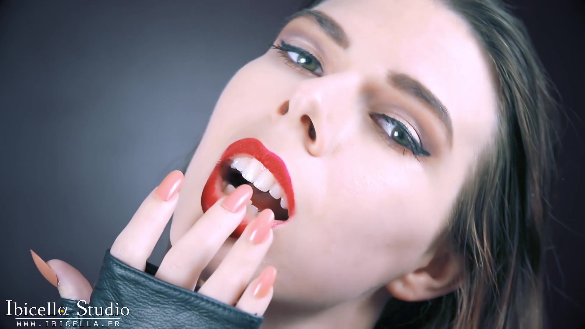 Goddess face and foot worship