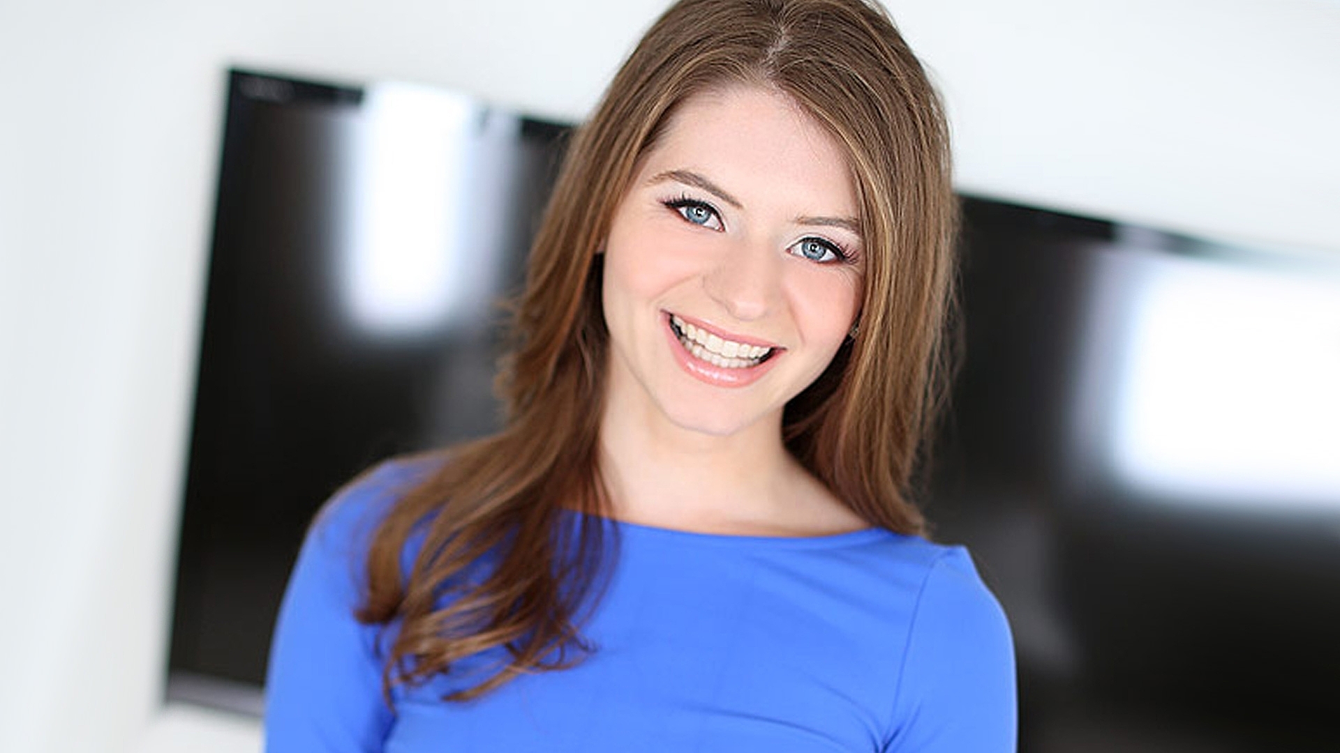 Alice March, Young Spinner Returns for Sex and Wants to Swallow TWO More Loads