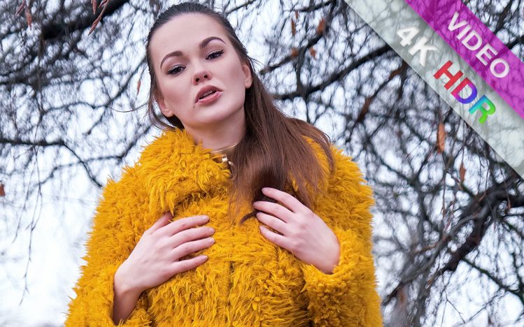 #403 Yellow fluffy fashion on tiptoes