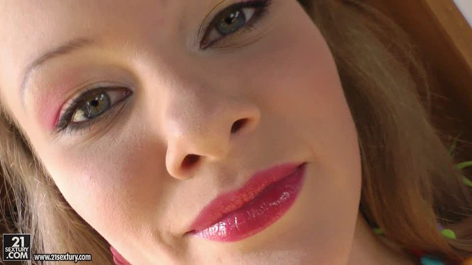 Anal training of Lili Lamour