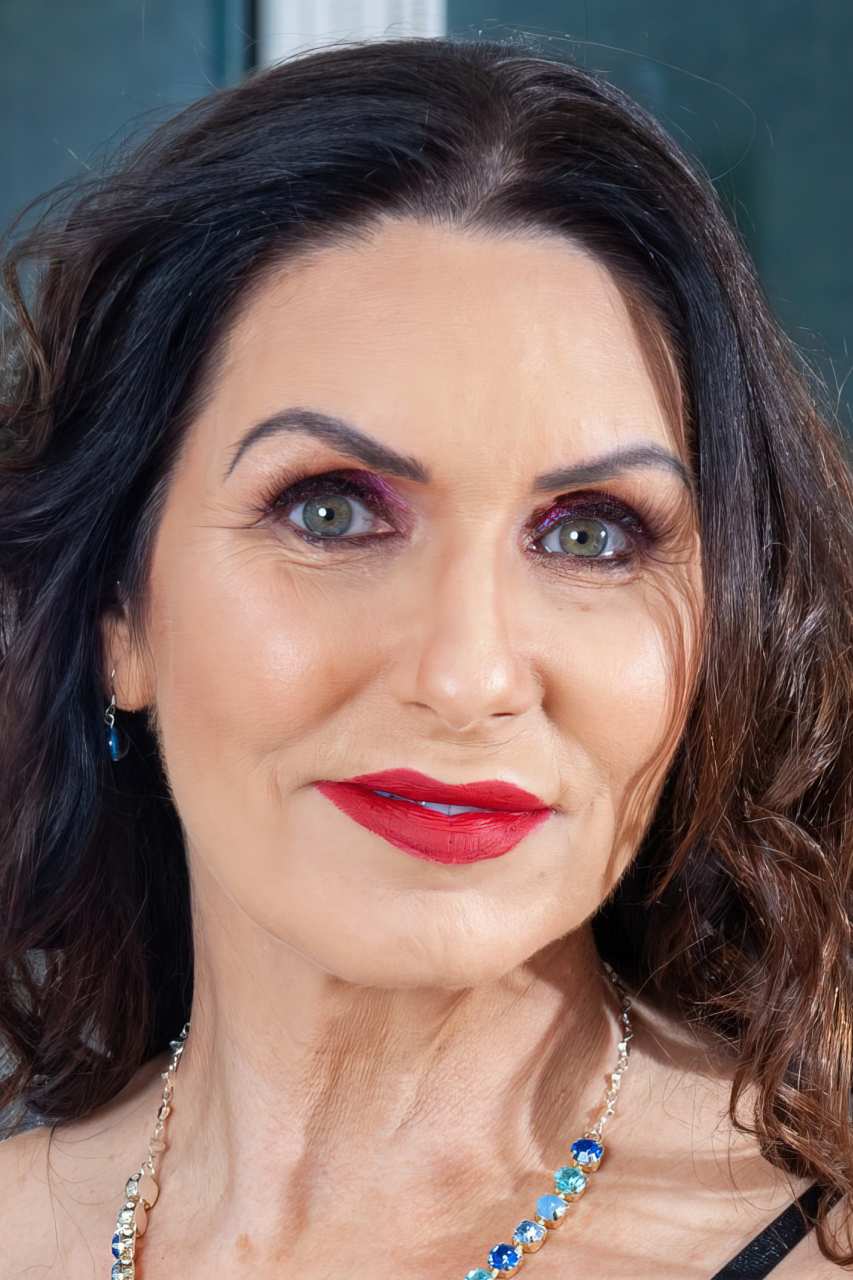 Photo HD Josephine James - 1