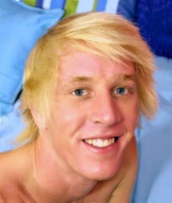 Jeremy Sanders Fessée