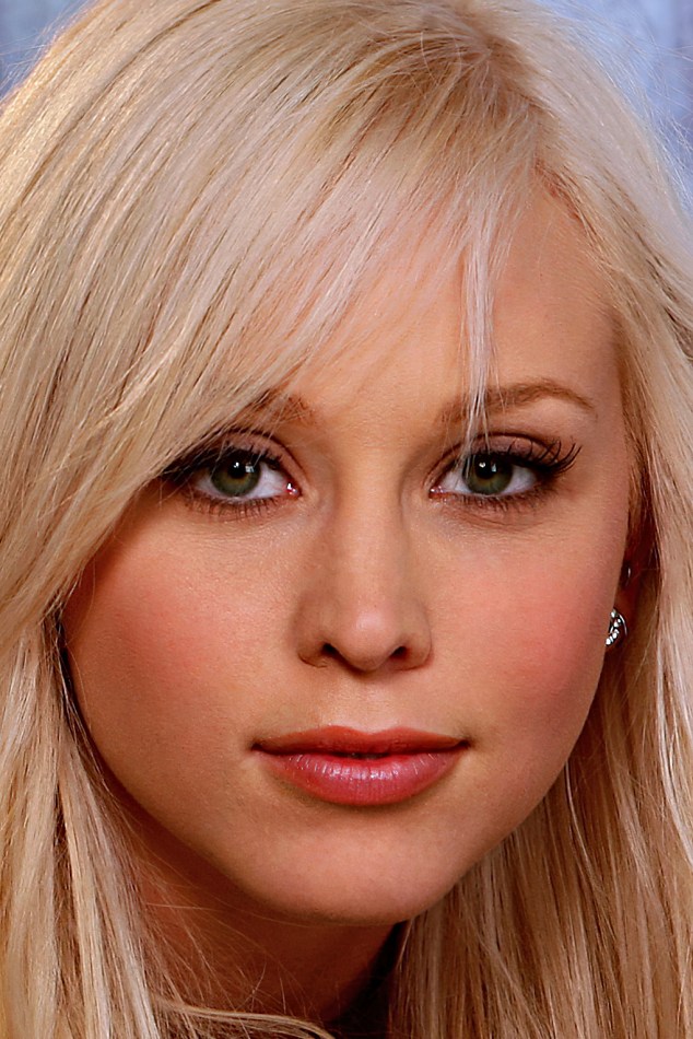 Photo HD Brea Bennett - 9