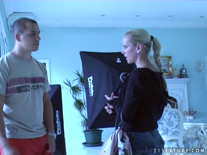 Up close and personal: backstage of a shooting day