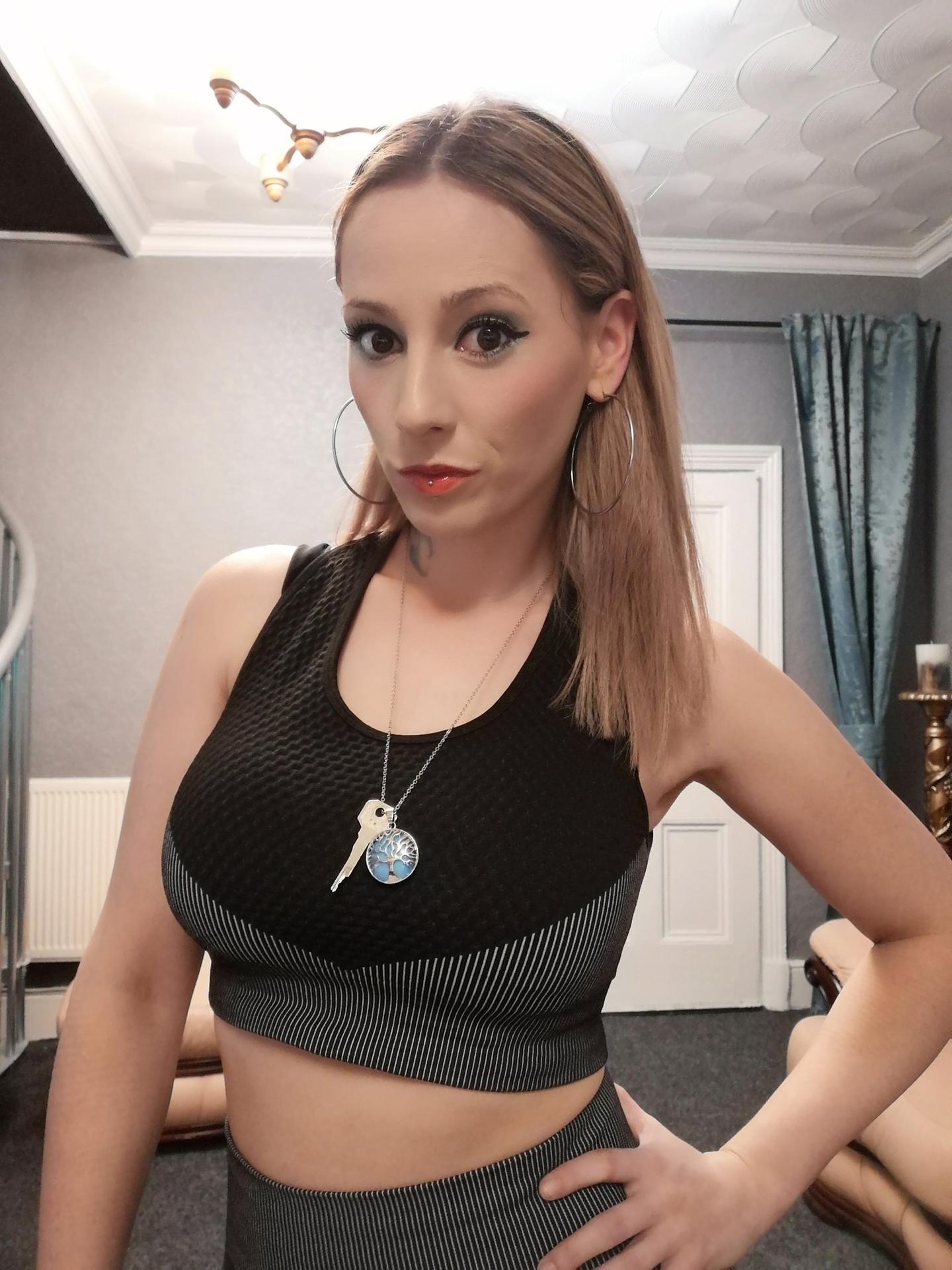 Goddess Aveena Domination