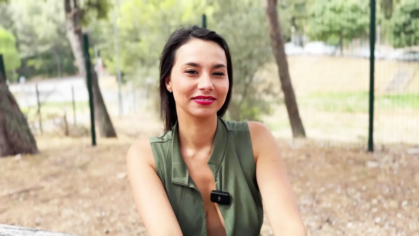 Lia, 28, always loves to be on the move!
