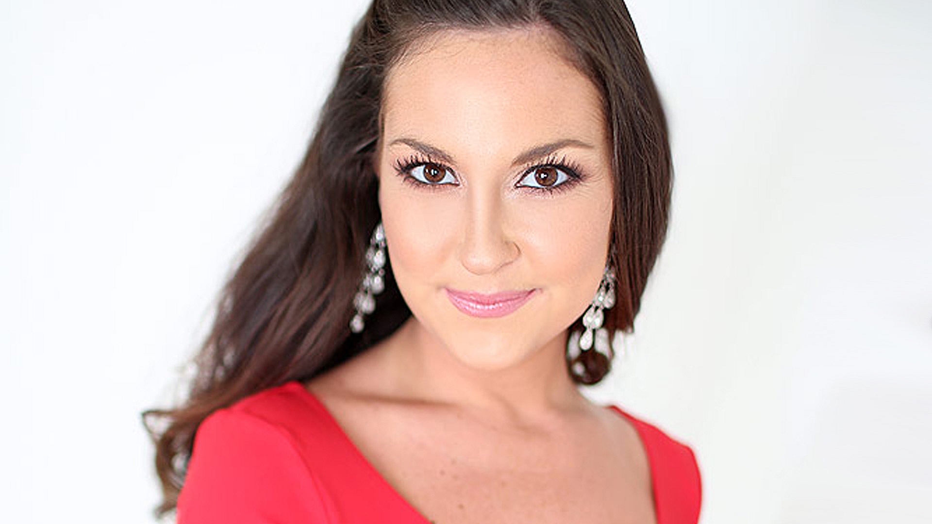 Brittany Shae, Sexy Southern Belle Swallows TWO Cocks