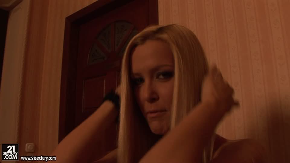 Backstage with Sophie Moone and Antonya