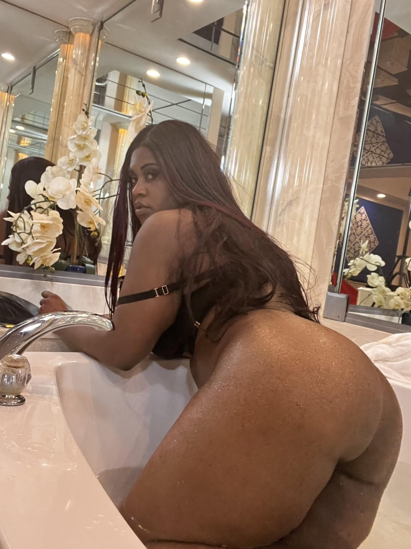 Photo HD Roxi The Succubus - 2