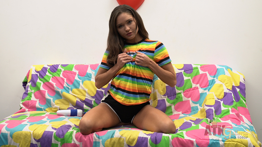 Zoe Bloom Hitachi Masturbation