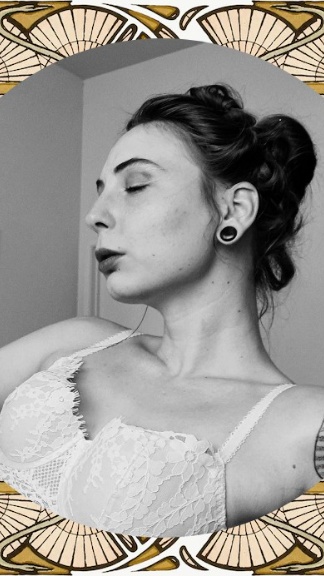 Madam Edgewood Fessée