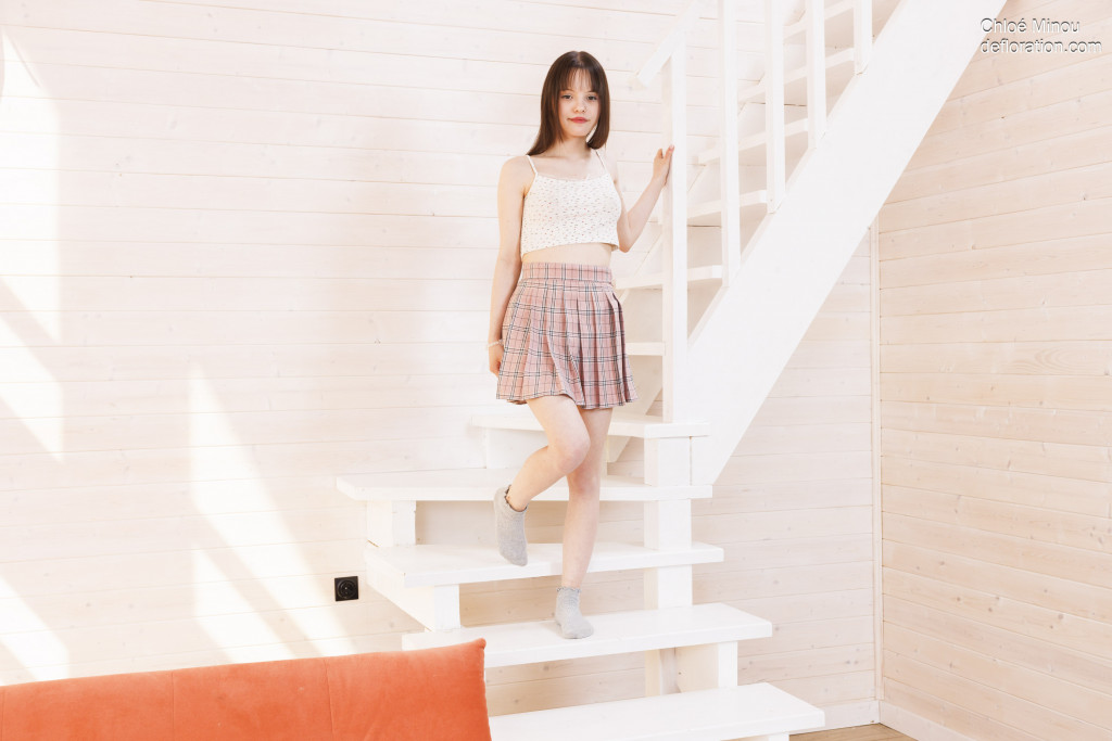 Virgin Casting | Chloé Minou