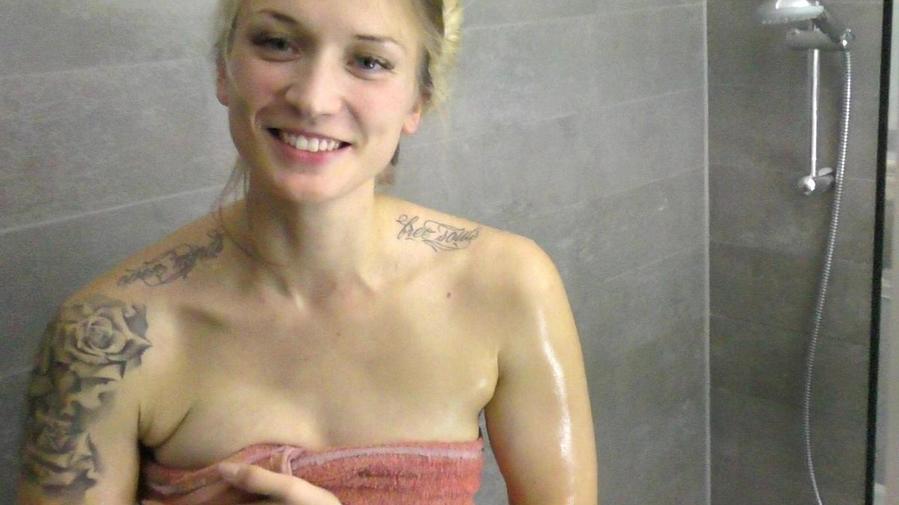 Hot shower - Covered and splashed