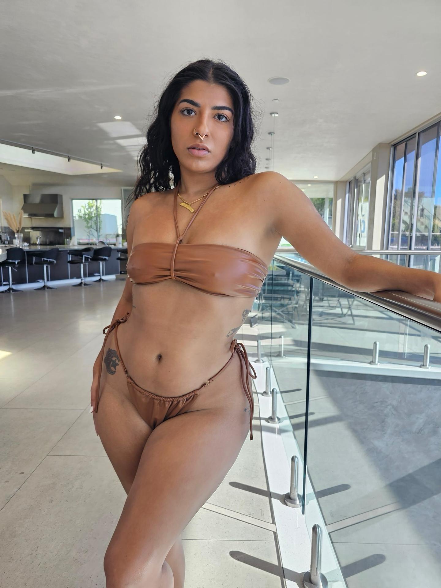 Photo HD Jasmine Sherni - 2