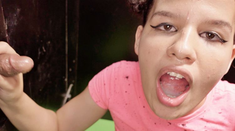 Zafira Swallows 15 Cumshots