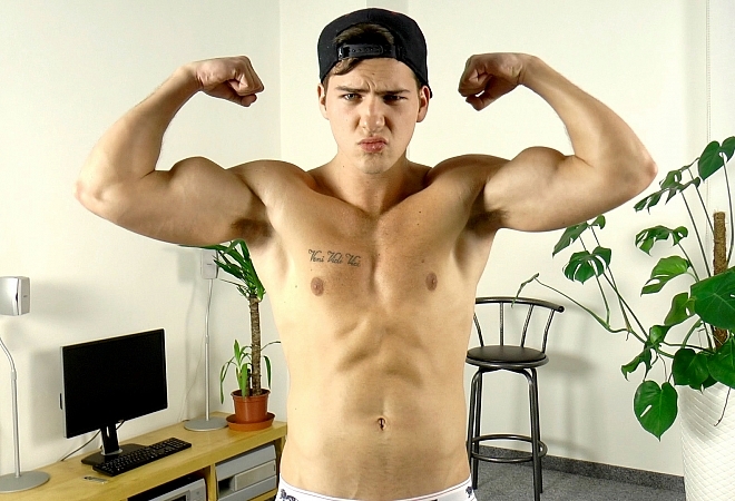 Flexing - Muscle Worship