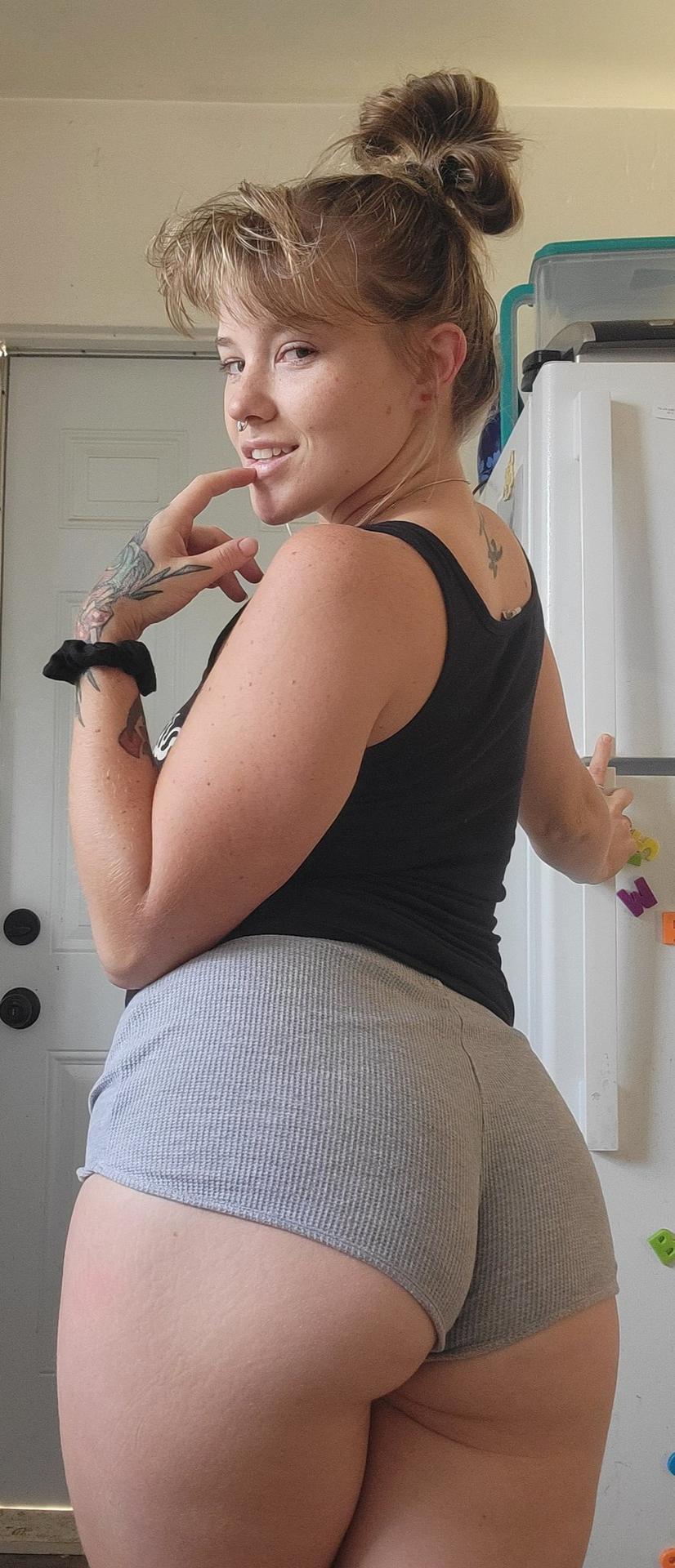 Madison Sky Evolved Fights Lez