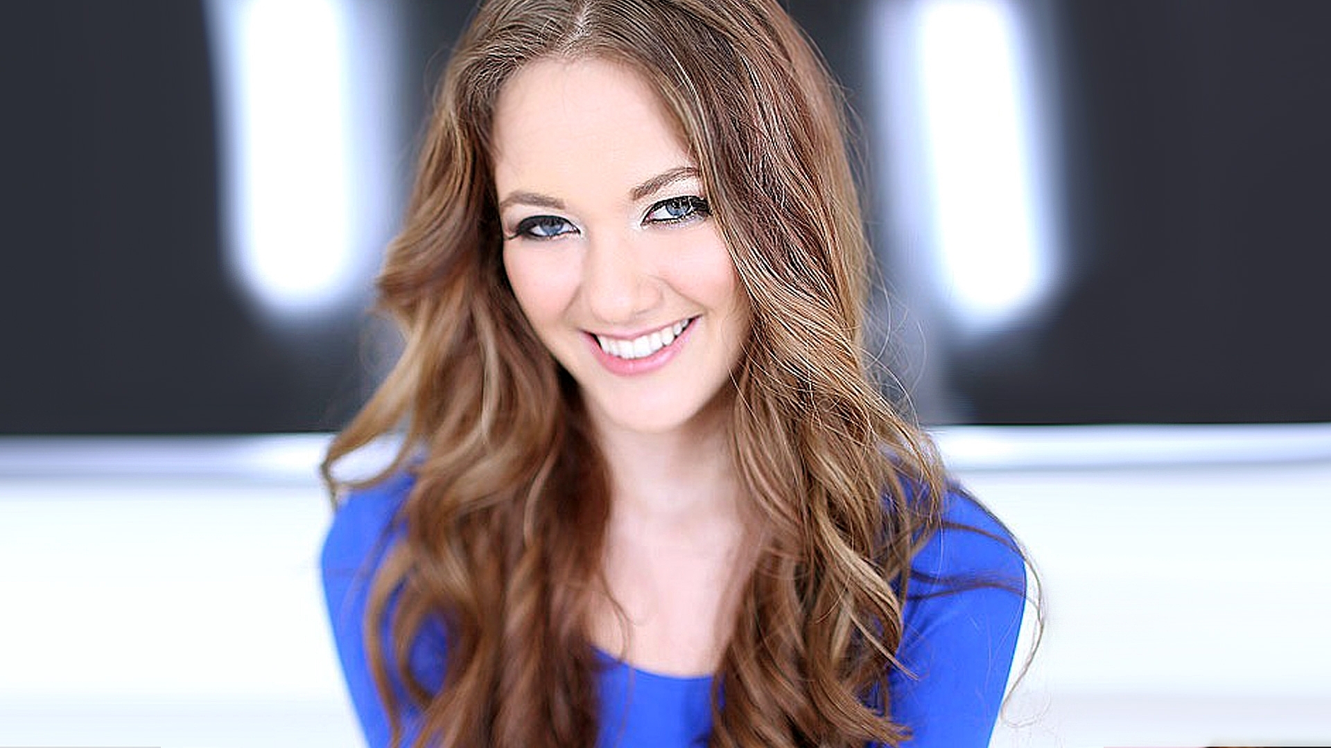 Samantha Hayes, Sexy Cum-Loving Teen Gives Amazing Head and Gets Banged Hard