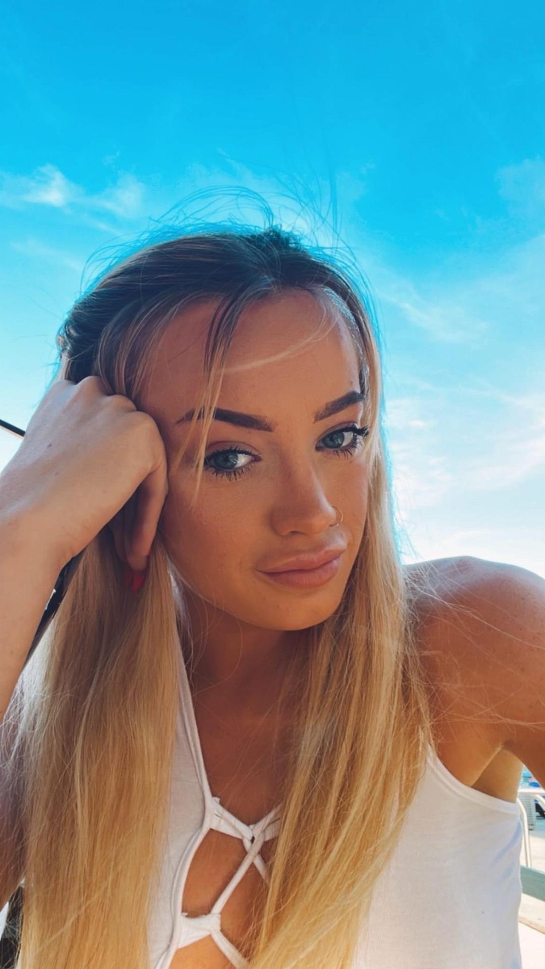 Photo HD Chloe Famee - 3