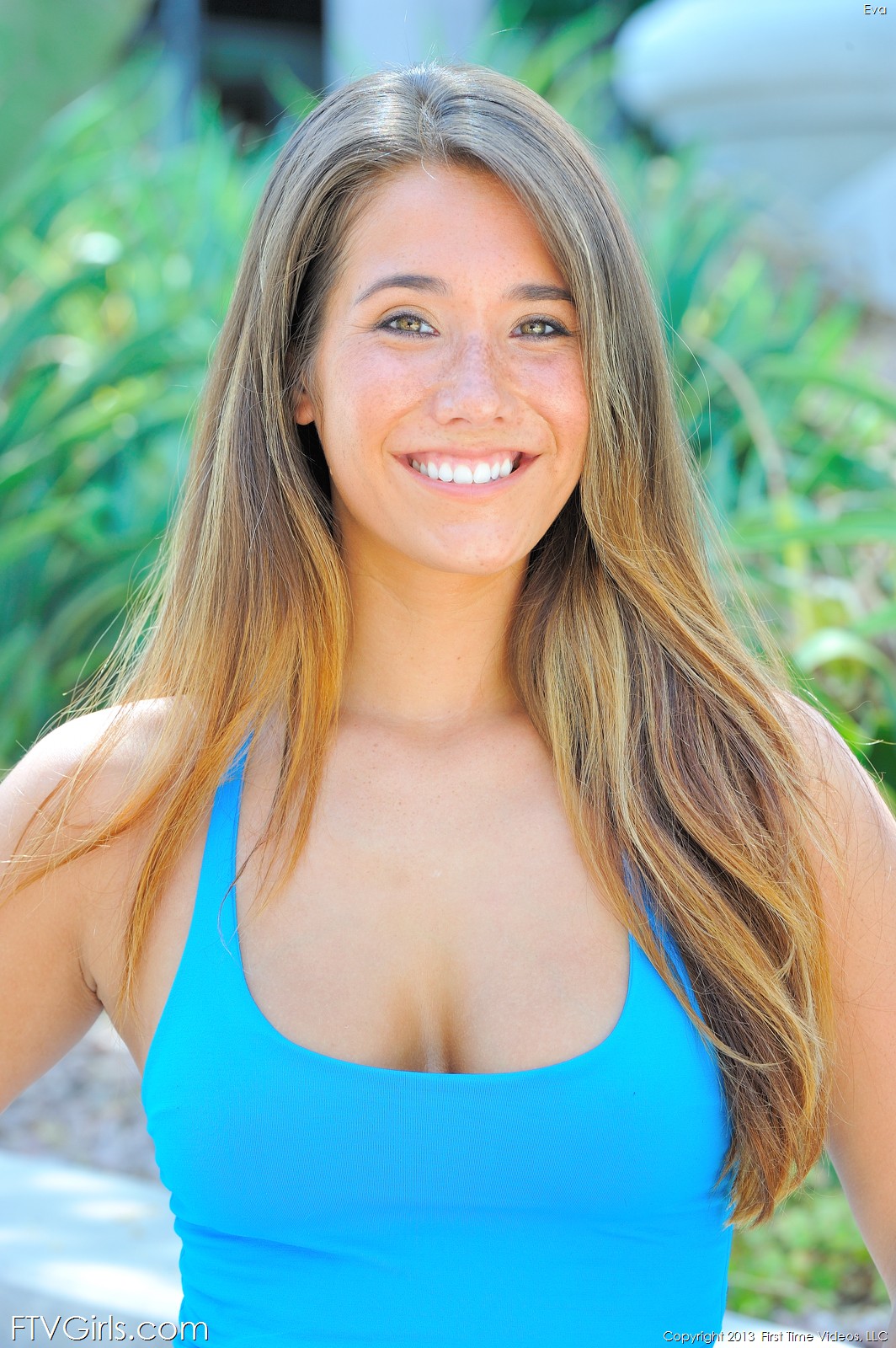 Photo HD Eva Lovia - 9