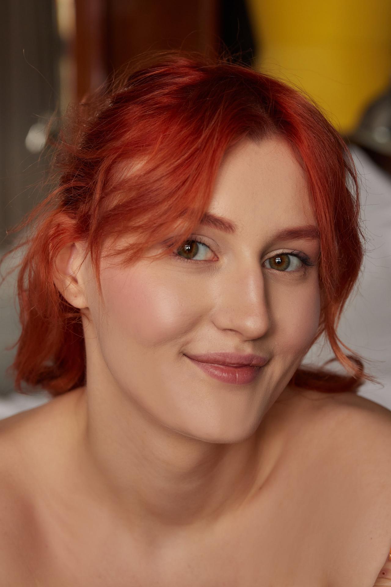 Lola Red Masturbation