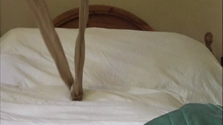 Come and fuck my pantyhose