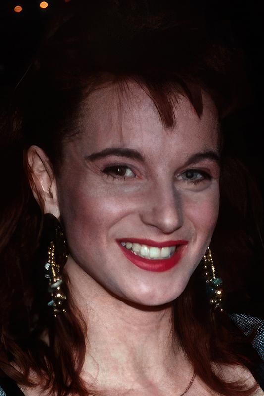 Photo HD Busty Belle - 1