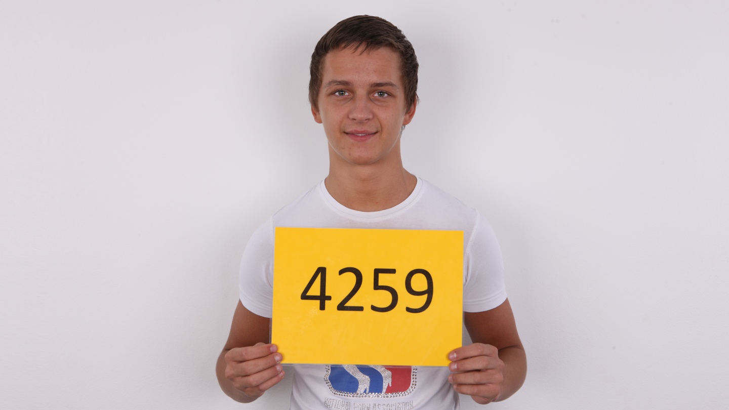 Robert (18)